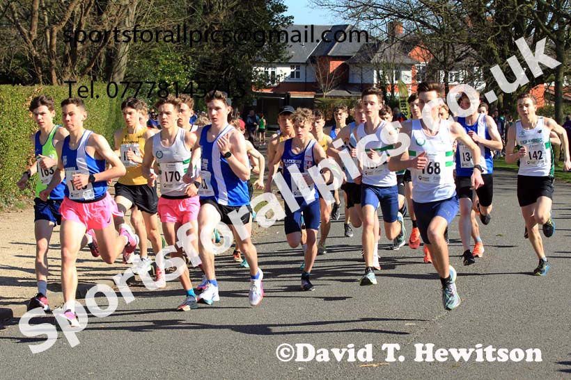 Mens Under-17s 5k, 2022 Northern 12 and 6 Stage Road Relays,  Birkenhead Park, Birkenhead, Wirral.  Photo: David T. Hewitson/Sports for All Pics